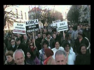 PROTESTA NE KORÇE PROTESTA PAQESORE,I PRANISHEM EDHE BEN BLUSHI LAJM