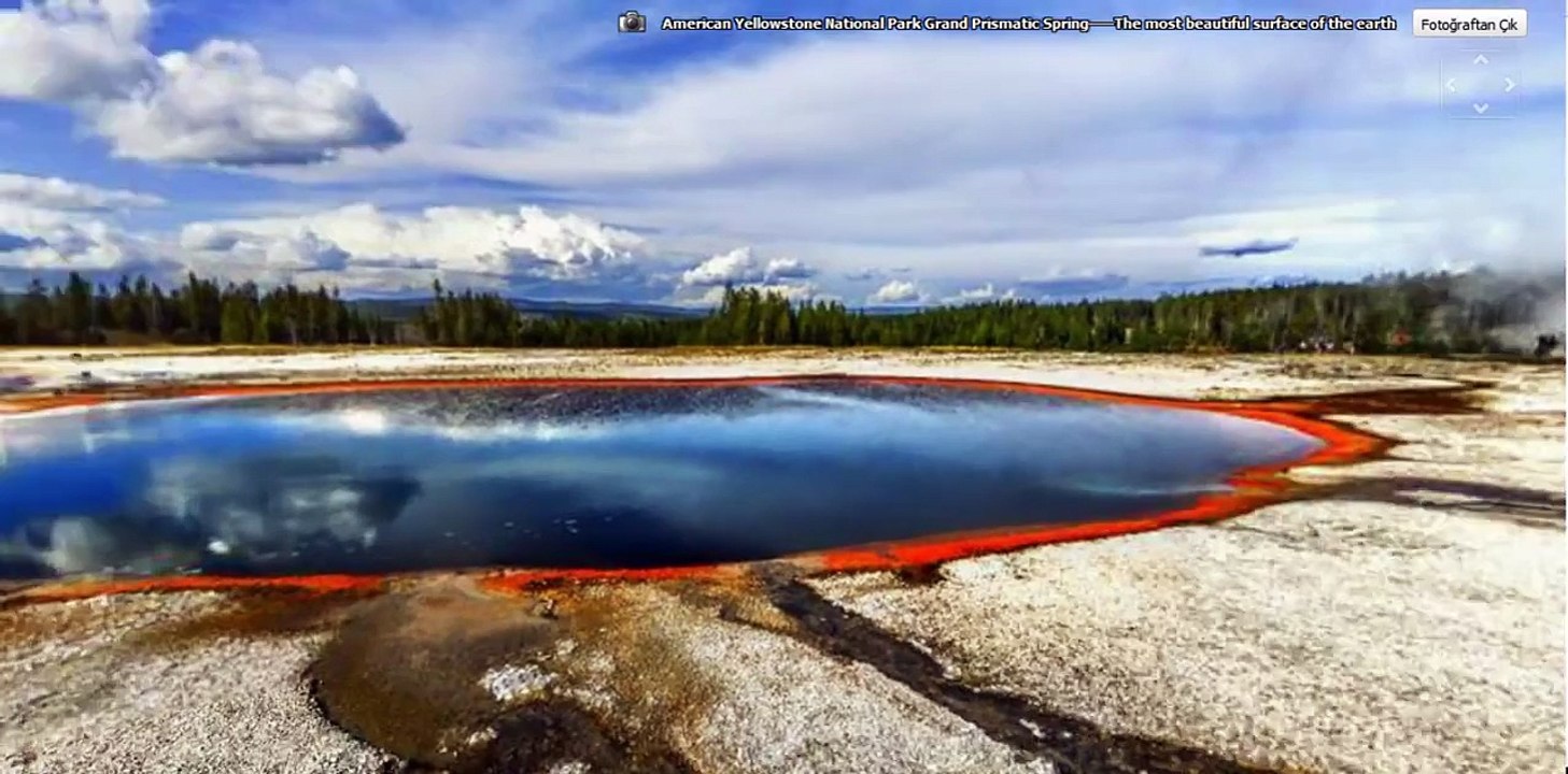 Grand Prismatic Spring in Yellowstone National Park, Wyoming, USA (Google Earth)