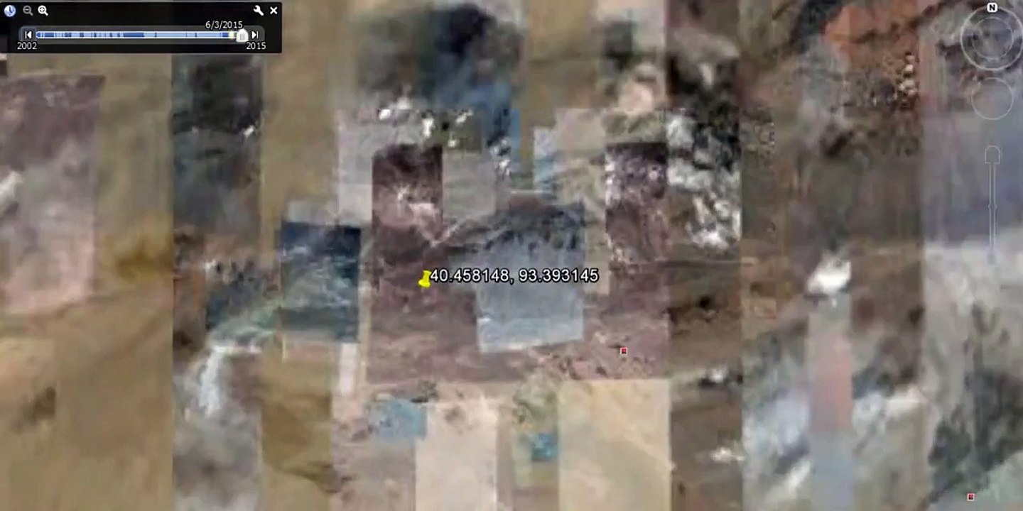 Mysterious Desert Patterns in China ( Google Earth)