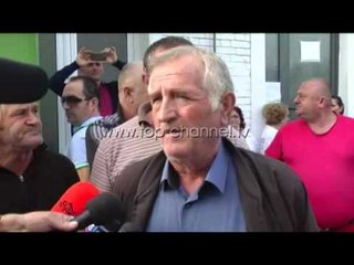 Punonjësit e Rafinerisë Fier në protestë për pagat - Top Channel Albania - News - Lajme