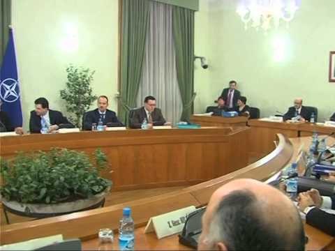 PRONAT NE KUSHTETUESE NIS SHQYRTIMI I LIGJIT PER PRONAT NE GJYKATEN SUPREME LAJM