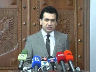 KTHEHET EKONOMU KONSULLI GREK RIKTHEHET NE KORÇE,PRITEN DEBATE LAJM