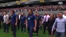 Haka émouvant : les anciens co-équipiers de Jonah Lomu lui rendent hommage