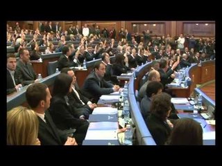 PRESIDENTI I KOSOVES KREU I SHTETIT BEXHET PACOLLI VIZITON TE HENEN TIRANEN LAJM
