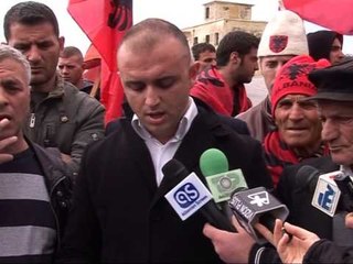 PROTESTA ANTIBOLLANO POLICIA BLLOKON PROTESTUESIT NE QAFEN E LLOGARASE LAJM