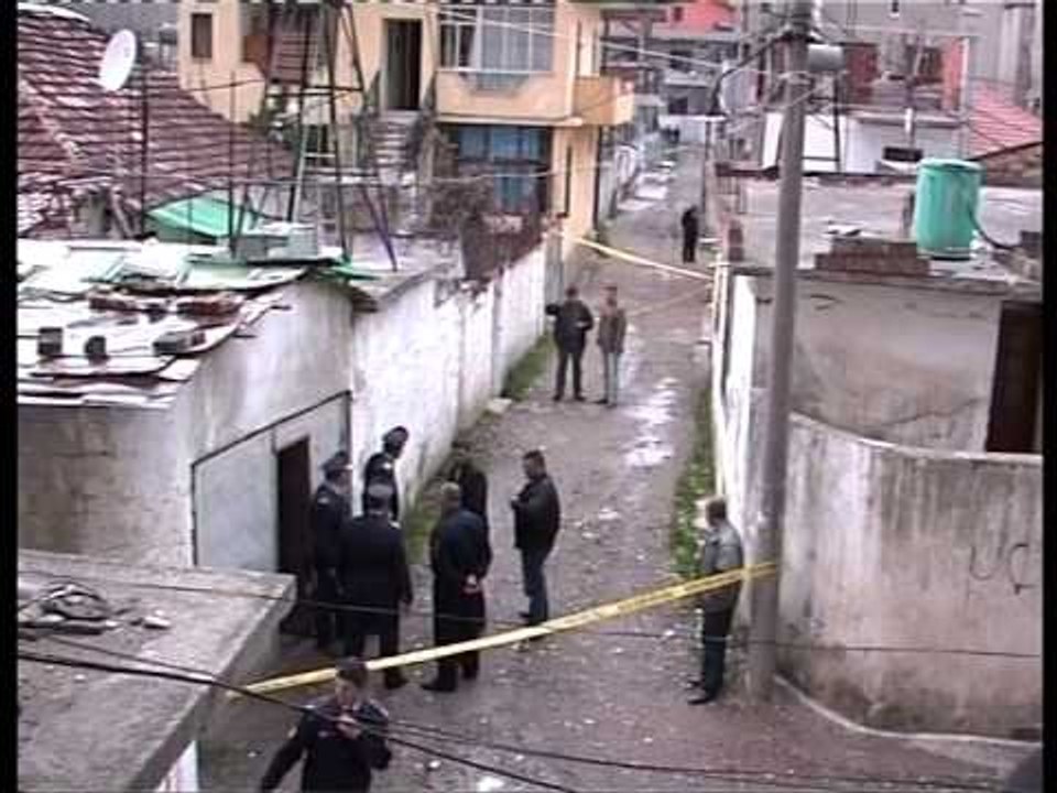 VRASJE E DYFISHTE DJALI VRET NENEN DHE MOTREN NE QYTETIN E ELBASANIT LAJM