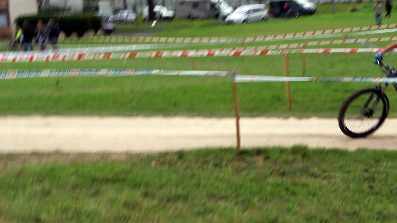 2015 11 29  cyclo cross saint jean d'angely minimes anthonin souchon