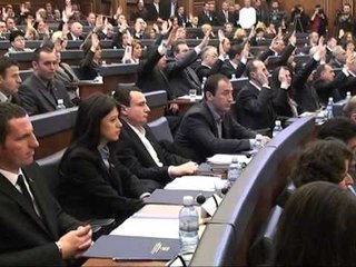TERHIQET AAK NUK PADIT DOT PACOLLIN NE GJYKATEN KUSHTETUESE LAJM