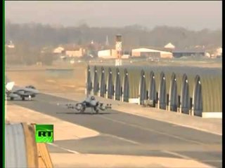 FUSHATA MBI LIBI RREZOHET AVIONI AMERIKAN,REBELET SHPETOJNE PILOTIN LAJM