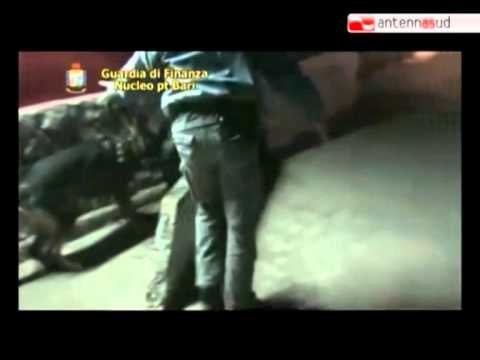 ANTIDROGA ITALIANE SEKUESTRON 1150 KG DROGE,NE PRANGA EDHE 9 SHQIPTARE LAJM