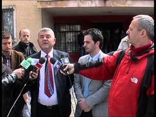 ALEANCA “KUQ E ZI” VIJON MBLEDHJA E FIRMAVE NE QYTETIN E POGRADECIT LAJM