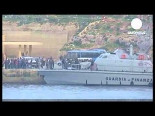 NUK NDALEN EMIGRANTET SITUATA NE LAMPEDUSA RENDOHET ÇDO ORE LAJM