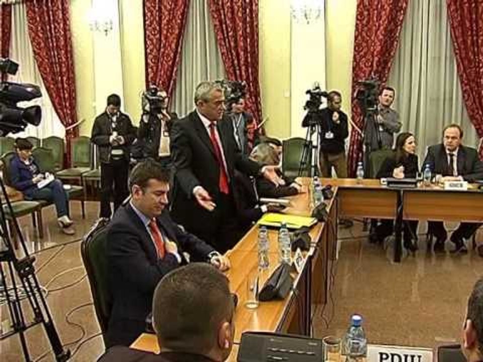 ARRIHET MARREVESHJA TE PREMTEN NENSHKRUHET PAKTI PER ZGJEDHJET LAJM