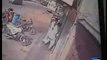 Dunya News-Dunya News obtains CCTV footage of Karachi bank robbery