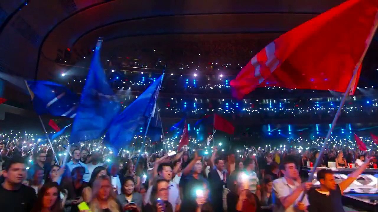 Benton Blount: Singer Performs Fight Song with Rachel Platten - Americas Got Talent 2015