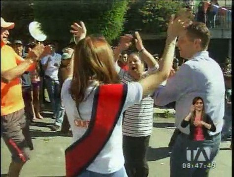 40 niños participaron de la tradicional competencia de coches de madera