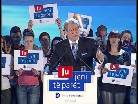 BERISHA NE KORCE EDI RAMA NUK OFRON RRUGE POR VETEM BETON LAJM