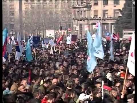 PROTESTA NE SERBI OPOZITA E VENDOSUR PER ZGJEDHJE TE PARAKOHSHME LAJM