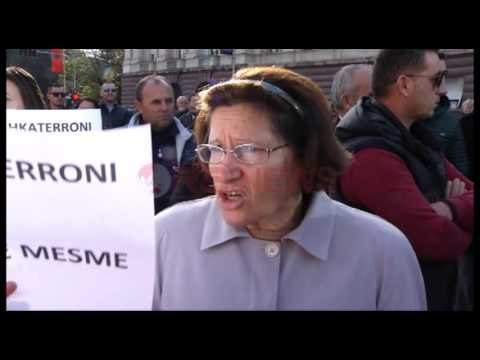 Para kryeministrisë, Tregtarët në protestë kundër ligjit të procedurave tatimore- Ora News