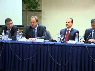 ARVIZU PER POLICINE NDIHME POLICISE PER MBAREVAJTJEN E PROCESIT LAJM