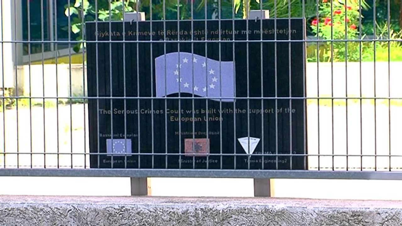 I VURI GJOBE BABAIT,DETYRIM PARAQITJE PER NENSI ÇOBON,LIHEN NE BURG 2 ADOLESHENTET LAJM