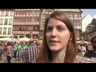 PROTESTE NE FRANKFURT KERCEJNE NE QENDER PA MUZIKE NE SHENJE PROTESTE LAJM