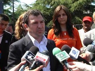 KANDIDATET NE DURRES XHAFERRAJ AKUZON DAKON SE KA BETONIZUAR QYTETIN LAJM