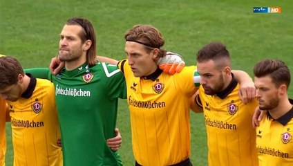 „Merkel muss weg“-Rufe beim Sachsen Derby