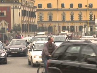 RAPORTI I BANKES NE TRE MUJORIN E PARE EKONOMIA VLERESOHET POZITIVISHT LAJM