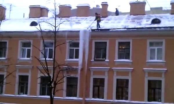 Не проще ли установить кабель греющий для обогрева кровли?