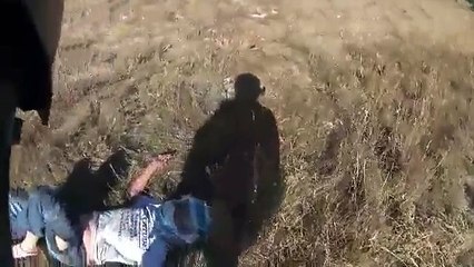 Un automobiliste fait tomber volontairement un motard