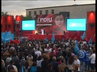 ÇAMET MBYLLIN FUSHATEN THIRRJE QYTETAREVE TE VOTOJNE PROGRAMIN E PDIU LAJM