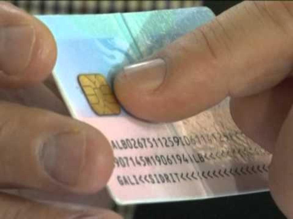 KARTA FALSE DEPUTETI STERKAJ DENONCON KARTA TE FALSIFIKUARA LAJM