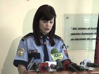 POLICIA PER TUBIMIN POLICE BASHKIAKE USHTRUAN DHUNE NDAJ POLICISE LAJM