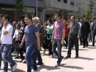 PROTESTA NE SHQIPERI NGA JUGU NE VERI PROTESTA PER MBROJTJEN E VOTES LAJM