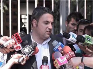 SHTYHET VENDIMI PS HEQ DORE NGA NJE PADI,PRITET SHORTI NE KOLEGJ LAJM