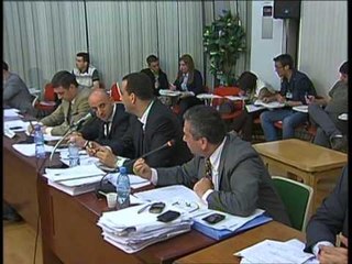 10 KUTI TE REJA 11 VOTA PER EDI RAMEN DHE 4 PER LULZIM BASHEN LAJM