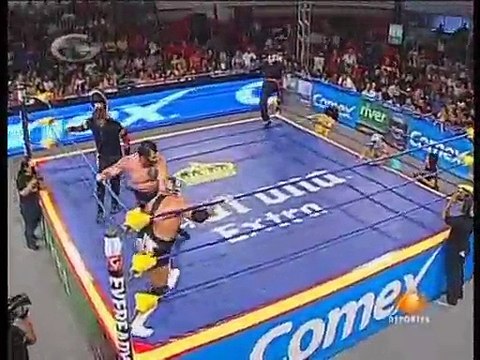 02 Dr. Wagner Jr., Octagon & Pimpinela Escarlata vs. Los Maniacos