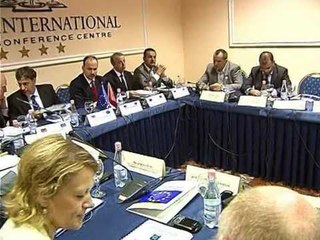 LUFTA NDAJ KORRUPSIONIT PAMECA KERKON ME SHUME PUNE NGA PALA SHQIPTARE LAJM