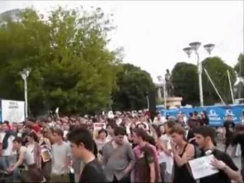 VRASJA E TE RIUT NE SHKUP PROTESTA NE MAQEDONI KUNDER FORCAVE SPECIALE LAJM