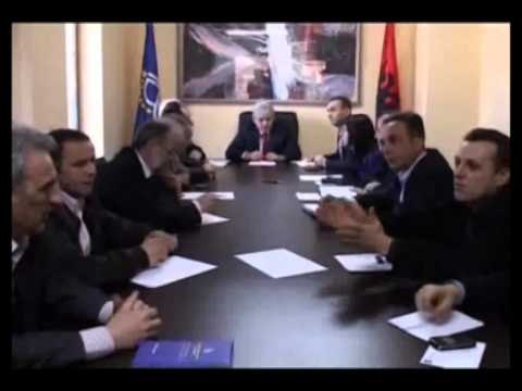 QEVERIA NE MAQEDONI GRUEVSKI DHE AHMETI GATI BISEDIMET PER KOALICIONIN LAJM
