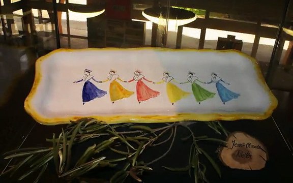 Exposition Arles et arlésiennes par le LAC CE Airbus Helicopters