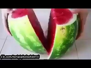 تربوز کاٹنے کا یہ طریقہ بھی دیکھیے