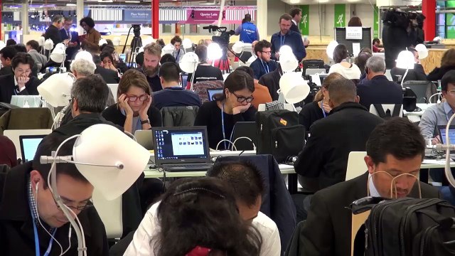 COP21 : visite guidée, dans le hall des médias