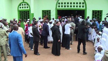 Centrafrique: le pape François à la mosquée centrale de Bangui