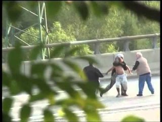 LINJA TORINO LION PROTESTUESIT PERLESHEN ME POLICINE, PLAGOSEN 80 LAJM