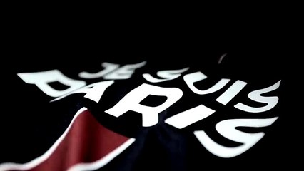 Jugadores del PSG le hacen homenaje a las victimas de los atentados de París