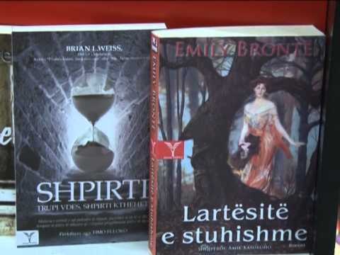 VITRINA E LIBRIT TITUJT E RINJ NE LIBRARITE E TIRANES LAJM