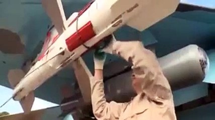 Russian SU-34 preparing missiles for fly over Syria