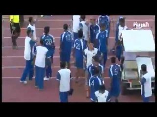 KALLASHNIKOV NE FUSHE POLICIA QELLON NE AJER PER TE NDARE FUTBOLLISTET LAJM